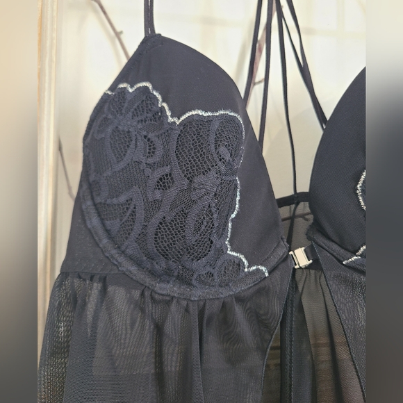 Elegant Black Lace Babydoll Lingerie - Large - Picture 3 of 7